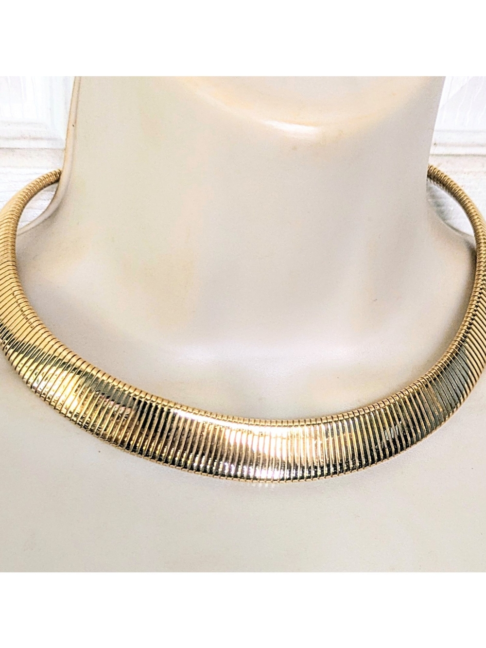 Classic Vintage Graduated Omega Necklace Wide Chunky Choker Gold Tone 16"